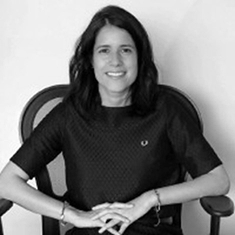Retrato — Ara Calderón